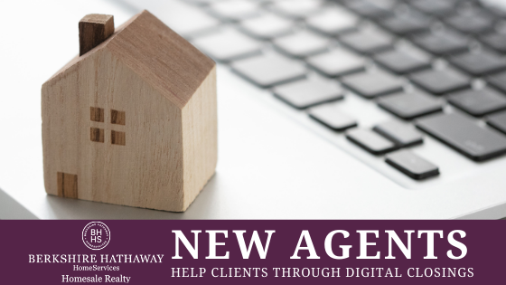 Miniature house and notebook computer 